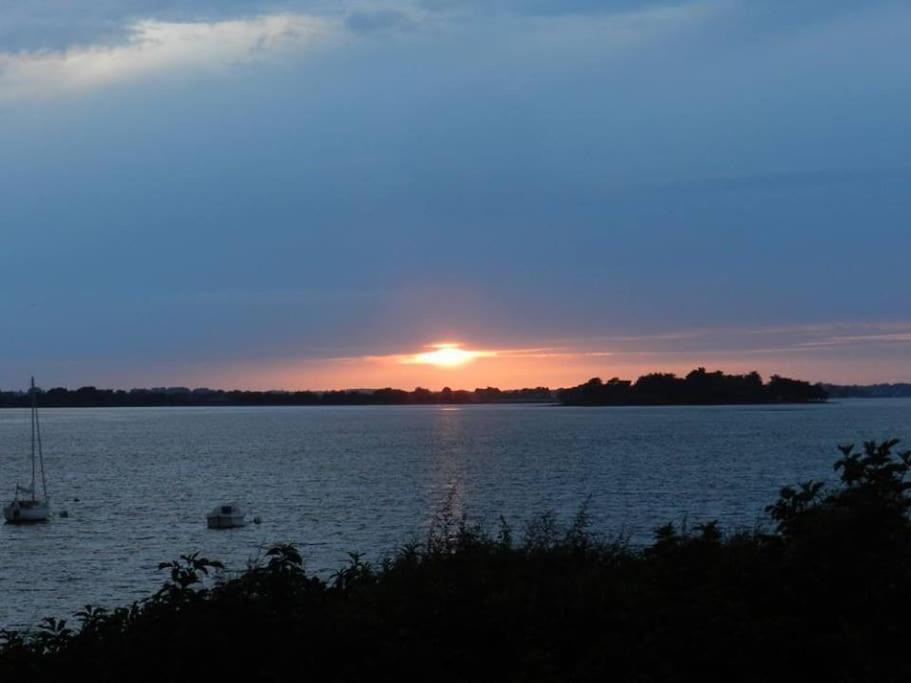 Meuble Sur L'Ile De Tascon A 300 M De La Plage Saint-Armel Екстериор снимка