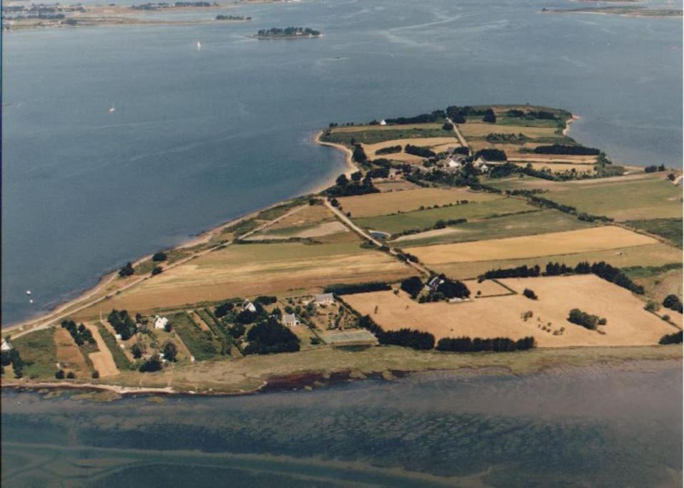 Meuble Sur L'Ile De Tascon A 300 M De La Plage Saint-Armel Екстериор снимка